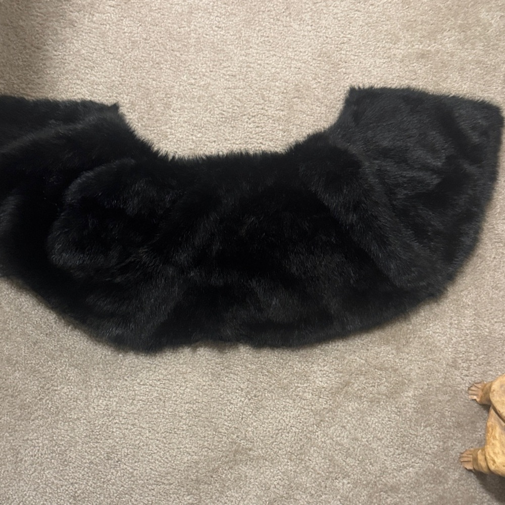 Elegant Black Faux Fur Stole